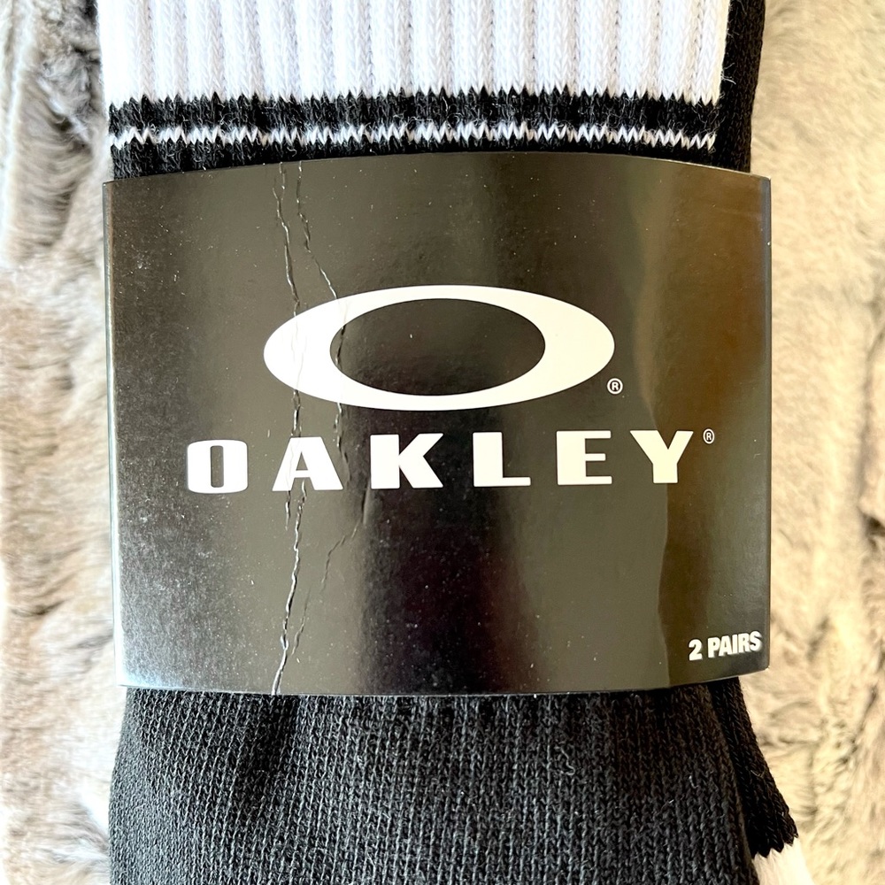 2-PACK Oakley black & white crew socks - Picture 3 of 9